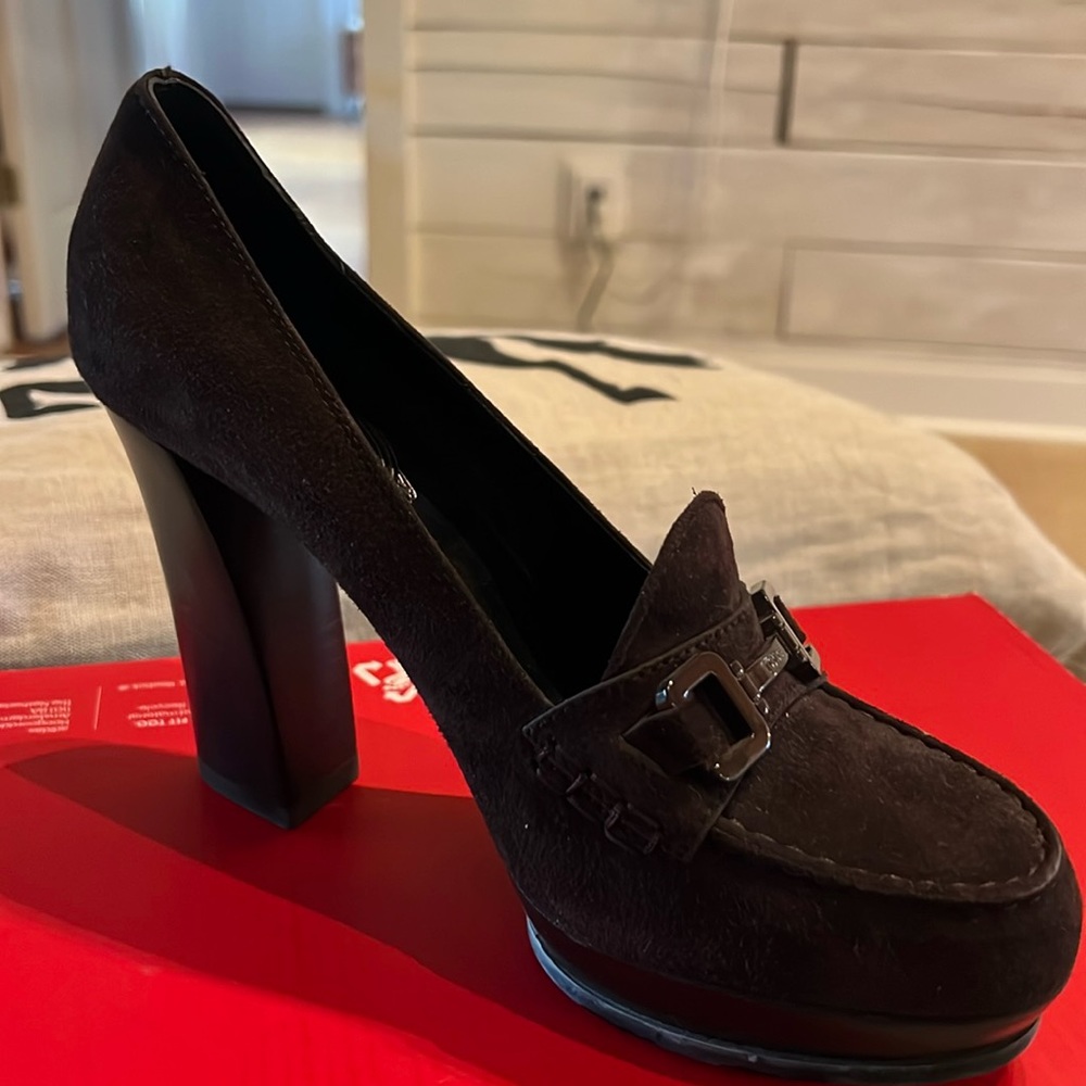 Tod’s Womens Block Heel Dark Brown Suede Pump Sz 38.5 never worn